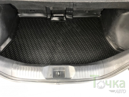 Модельный коврик в багажник для Nissan Tiida 2004-2014 хэтчбек фото 5