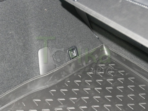 Штатный коврик в багажник для Lexus CT200h 2011-2021 с сабвуфером фото 3