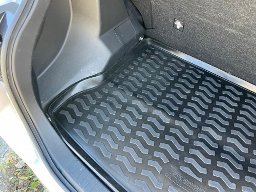Модельный коврик в багажник для Toyota Raize / Daihatsu Rocky 2019- ПРАВЫЙ РУЛЬ фото 3