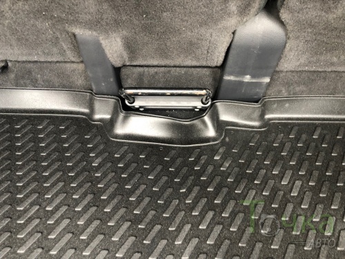 Модельный коврик в багажник для Nissan Tiida 2004-2014 хэтчбек фото 4