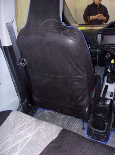Чехлы для Toyota Aqua 2011-2021, передние подголовники литые со спинками, второй ряд - диван фото 3